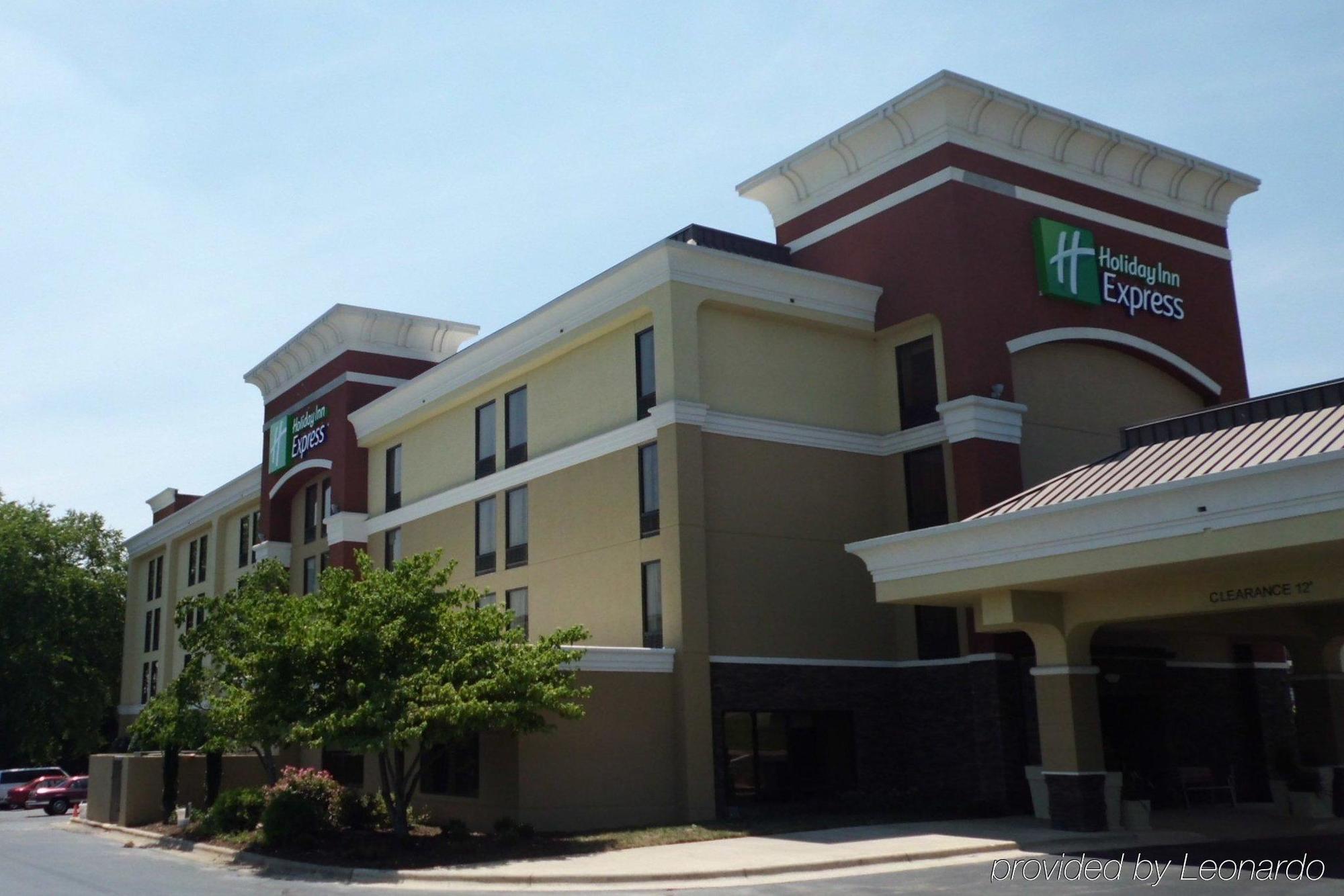 Holiday Inn Express Burlington, An Ihg Hotel Exterior photo