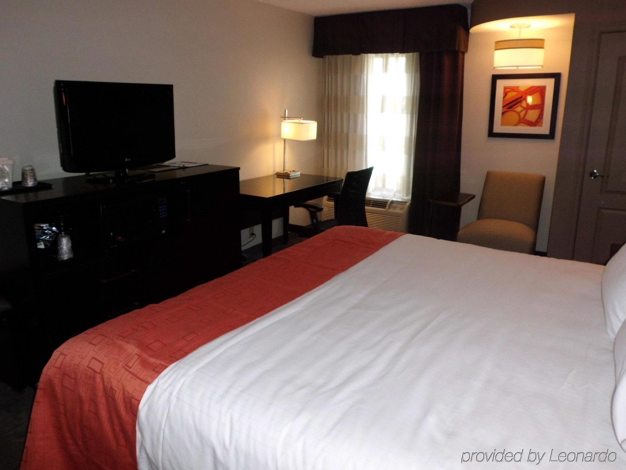 Holiday Inn Express Burlington, An Ihg Hotel Room photo