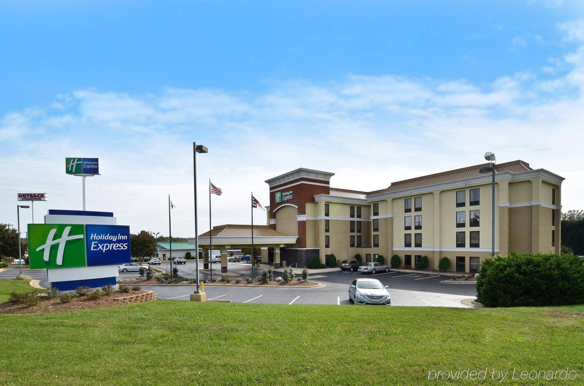 Holiday Inn Express Burlington, An Ihg Hotel Exterior photo